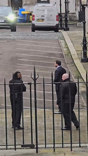 📍London, United Kingdom 🇬🇧 Prince Harry, The Duke of Sussex has arrived at the High Court for Day 1 of his major legal battle against Associated Newspapers (publishers of the Daily Mail). • • 🎥 @kingsguardchannel • • #london #londoncity #londondiaries #explorelondon #visitlondon #londonlife #unitedkingdom #londontravel #londonweek #morarfora #londres #londra #week | London Week