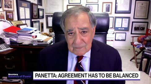 Agreement Has to Be Balanced: Panetta on Ukraine, Russia