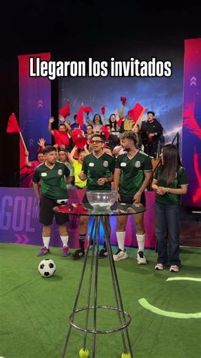 Our special guests have arrived at #LaResolana.📺👌🏼⚽️