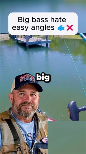 Big bass often ignore the obvious casting angle 🐟🎣 Better angles make your bait enter the strike zone more naturally. 👇 My complete bass fishing guide — link in bio #bigbass #bassfishing #fishingtips #fishingusa #anglerlife