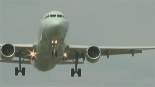 American Airlines flight makes emergency landing after fumes fill cabin