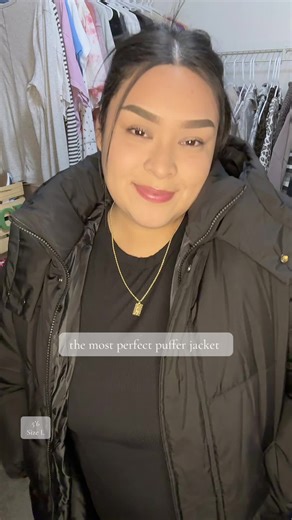 We all need a long puffer jacket in our closet/wardrobe!! 🧥 I absolutely love this jacket, it’s perfect for my afternoon walks with my kids. The high dessert can’t make up its mind sometimes it’s warm & other times it’s cold 🥲😅 It’s linked down below! 🛒👇🏼 #fypシ#foryoupage#creatorsearchinsights#creator#pufferjacket