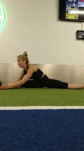 Straddle stretch to the side and middle