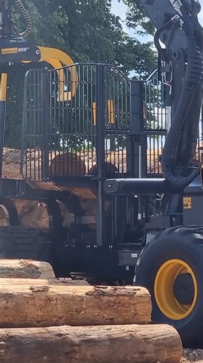 39K views · 298 reactions | Shifting timber is no problem with Ponsse  #forest #forestry #forestmachine #forestmachines #machine #ponsse #ponsseforest #nature #woodland #tree #timber #holz #logging #lumber #fyp #reel #short | Forestry Journal | Facebook