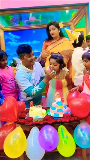বাবা আমাকে প্রথম জন্মদিনের কেক কেটে খাইয়ে ছিল মায়ের রাগ হয়ে গেছে....আমি যে তোর মা 🥰🥰🥰#manojbin