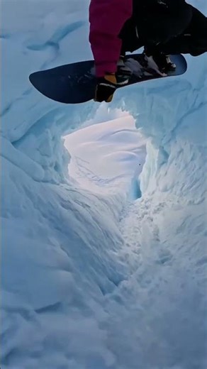 Too Tight to Escape: Insane Snowboard Tree Dodge Fail 😱❄️🏔️ #snowboarding #jump #adrenalinerush