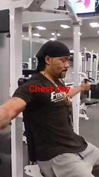 Butterfly curls for tighter chest