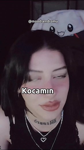 Mood Sendromu on Instagram: "Niye bu kadar üzülüyorum dedikten 5 dk önce manite kurduğum cümle 💅"Bu arada kaliteli içerikler paylaşıyoruz lütfen takip edermisiniz" 🙋🏻‍♀️"