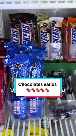 Ora sí la nevera de chocolates que ni tenía tantos chocolates 👁️👁️ #jessicaroark #laesquinadepastiseto #videodeacomodo #loquecallamoslostenderos #tiendalaesquina #tiendadeabarrotes #snickers #milkyway #crunch #carlosv #mérida #yucatán