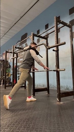 Safety Squat Bar Hand Supported Split Squat