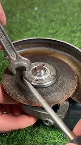 193K views · 219 reactions | Grinder disc remove tool hack | Travel Addict | Facebook