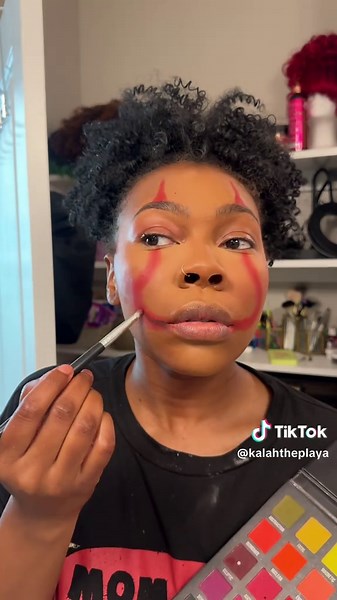 Easy Pennywise Makeup Tutorial for Halloween