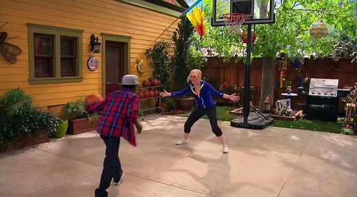 Liv And Maddie S02 E21 Triangle-A-Rooney