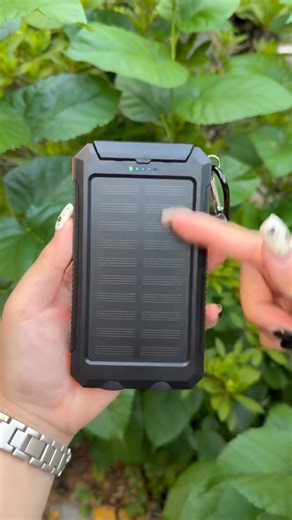 🔋☀️ Nunca más sin batería ☀️🔋 Cortes de luz, viajes o días largos ya no serán un problema. Este Banco de Energía Solar te mantiene conectado donde estés. ✅ Carga solar y eléctrica ✅ 3 puertos USB simultáneos ✅ Linterna LED para emergencias ✅ Ideal para viajes, camping y uso diario ⚡ Energía siempre disponible 👉 Compra ahora y no te quedes desconectado | Mildred Antofagasta