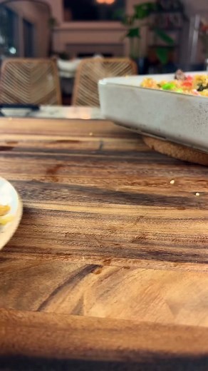 COZY QUINOA CASSEROLE 😋 It’s hearty enough for nonvegans, gluten-free friendly, and cooks hands-free. Save this easy recipe as a yummy, fuss-free dish to serve during the holidays. ✨You can find the recipe on sweetsimplevegan(dot)com, link in my profile 🫶🏼✨ #quinoacasserole #fallrecipes #vegan #veganfallrecipes