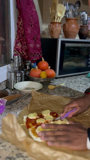 Delicious Pizza Making: Step-by-Step Cooking Guide