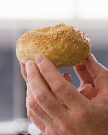 A foolproof recipe for homemade BAGELS! Who knew it was that easy 🤯 jamieol.com/HomemadeBagels | Jamie Oliver