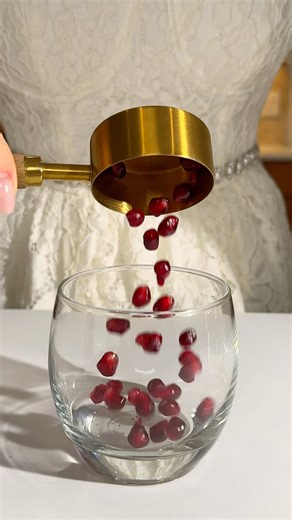 I didn’t know pomegranate + rosemary could make my drink feel this special (so simple)