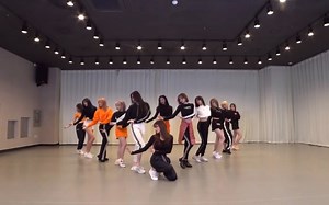 【疯狂踩点】izone翻跳《fancy》？违和感君已下线