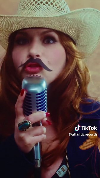 Get you a girl who can do both 🤠 @Willow Avalon’s “Hickest Woman” video is here 💋 #WillowAvalon #NewMusic #HickestWoman #MusicVideo