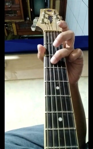 How to play " Set Fire to the Rain " Guitar Melody | Adele