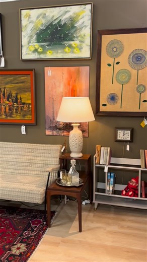 Open 7 days a week with 20,000 sq ft of vintage and antiques to discover! Shop in this weekend from 11am-7pm ✨ #atlantavintage #vintageinteriors #antiqueshop #midcenturyfurniture #shopatl #uniquevintage Message us or comment if you see something you like ☎️ (404) 378-4889 📍 3429 Covington Highway, Suite C Decatur, Georgia 30032 | Decatur Estate Vintage Market