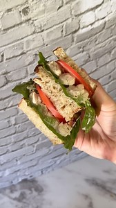 🌱 Who said plant-based can’t be fun? The vegan chicken sandwich is here to spice up your midday meal. 🌱🥪 With simple ingredients like vegan chicken, creamy mayo, and fresh veggies, it’s ready in less than 5 minutes. Quick, easy, and delicious! 💚 💚🌱 Check out our last post for the full recipe plus head over to our blog to find more delicious recipes like this one! . . #naturamarketca #naturamarket #naturamarketblog #healthylifestyle #recipe #vegan #plantbased #lunchidea #healthyfood #veganc