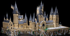 LEGO fan extends official Hogwarts Castle set with an impressive 25,000-piece expansion