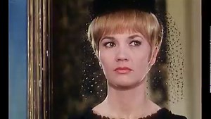 Unser „Filmstar des Monats“ im März ist Heinz Rühmann. 📽🌟 Heute Abend zeigen wir Ihnen wieder drei außergewöhnliche Filme mit Heinz Rühmann, in Folge! Um 20.15 Uhr sehen Sie „Hokuspokus oder Wie lasse ich meinen Mann verschwinden“. Agda Kjerulf steht unter Mordanklage vor Gericht. Sie soll ihren Mann, den Kunstmaler Hilmar Kjerulf, ermordet haben. 👨‍🎨🤔 Alle Indizien sprechen gegen sie - und doch beteuert sie tapfer ihre Unschuld. Ihr Verteidiger Peer Bille läuft zur Hochform auf und bringt
