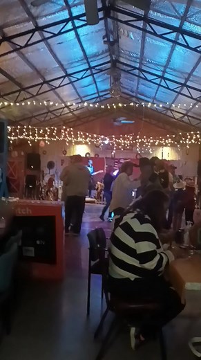 Whew man just look at How Simply Southern Packed the house out tonight y'all , I'm telling ya if ur not here ur missing out , just look at the dance full just the way we love it ♥️♥️♥️♥️♥️♥️🧘🧘 | The Country Barn