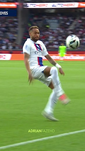 Neymar Dancing Through Defenders: Masterful Soccer Moves