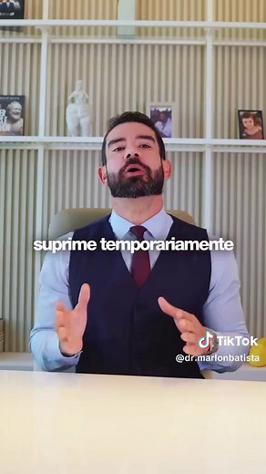 Treinar mais nem sempre significa evoluir mais. O resultado depende do equilíbrio entre estímulo, recuperação, alimentação e sono. Quando a carga de treino fica maior do que a capacidade de recuperação por tempo suficiente, podem surgir fadiga persistente, queda de desempenho e maior dificuldade de adaptação. E o excesso de treino não significa simplesmente “treinar todos os dias”: frequência, volume, intensidade e recuperação precisam ser analisados em conjunto. No vídeo, eu explico como identi