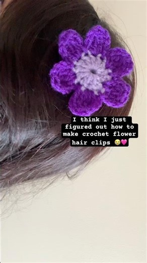 Do you want a tutorial? Crochet flower hairclips 🩷