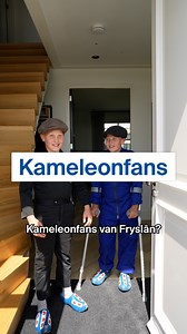 De Kameleon bestiet 75 jier! Yn De Broek ha we net Hielke en Sietse, mar Jelmer en Jorrit. De twilling komt út in echte famylje mei Kameleonfans. Heit hat alle boeken, pake hat in boat yn deselde kleuren fan De Kameleon út de boeken. | Omrop Fryslân