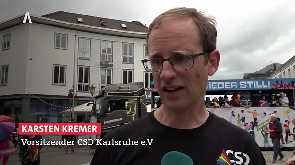 11.000 bei Demo zum CSD in Karlsruhe