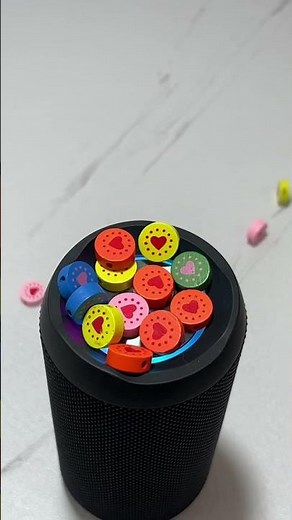 The hearts are dancing on the speaker 💖🥳#satisfyingvideo #basstest #speaker #basscheck