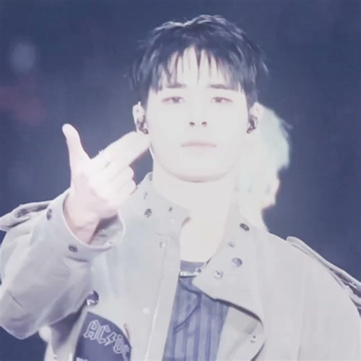 #HARU Looking mad fine in that pool 🤭💓 #NEXZ #NEXZ_HARU #NEXZEDIT #FYP