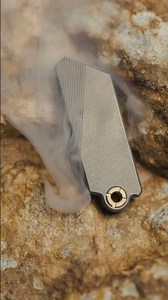 Satisfying gravity action with pichi g9. #pichi #pichica #edcgear #utilityknife #titanium