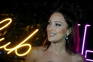 MASLINASTO, kožno & moćno! Aleksandra Prijović je za koncert Lexington benda birala proverenu kombinaciju za zavodnice