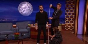 Conan measured Jake Gyllenhaal to get his height once and for all