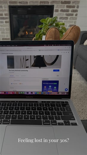 There will be plenty of times in your 30s where you’ll want to give up… Times when you’re doing everything right. You’re pouring time and energy into yourself, but somehow you still feel stuck and want to give up on your health. • You’ll feel overwhelmed and confused. • You’ll wonder why everyone else has it together, but nothing is working for you. 👉🏼 Here’s what I want you to know– Those difficult and uncomfortable times when you’re doubting everything is where you’ll gain the most strength,