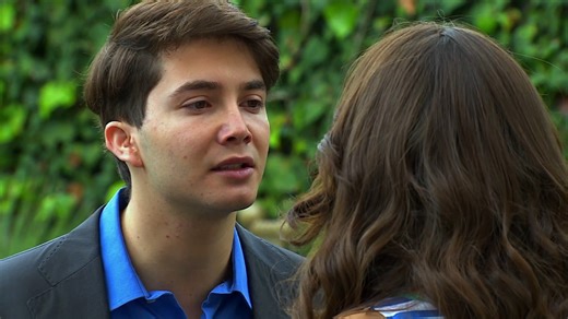 3.3M views · 93K reactions | Mala madre abandona a su hijo, años después regresará para recuperarlo  Capítulo de #LaRosa : Con todo el corazón 4/4 #LaRosaDeGuadalupe Lunes a viernes 7P/8C por #univision | Milagros de La Rosa De Guadalupe | Facebook