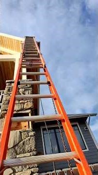 Always fun maxing out an extension ladder eh #construction #carpenter