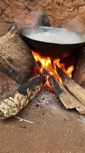 Boiling triped matumbo and turning it to juicy stew #food #villagerlifestyle #stew#traditionalfood