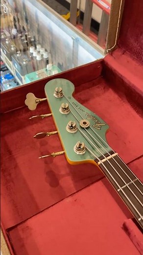 Fender Custom Shop '61 Jazz Bass Heavy Relic 🎸🌲 #FenderBass