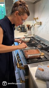 #PretendCookingShow: Brownie Baked Oatmeal. Sometimes a little comfort food is just the thing. 🤎 . HealthyGirl Kitchen Brownie Baked Oatmeal Ingredients: 2 cups coconut milk ½ cup maple syrup ⅓ cup peanut butter 1 tsp vanilla 2 cups rolled oats ¼ cup cocoa 1 tsp baking powder 1 Tbsp flax Pinch of salt ⅓ cup chocolate chips . Directions: 1. Preheat oven to 350°. Add all wet ingredients to a bowl, then add dry ingredients. Mix together, add chocolate chips. Mix again. 2. Pour into 6x9 baking pan.
