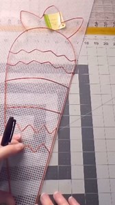 34 reactions · 22 comments | DIY Carrot Wreath凌Add a touch of whimsy to your Spring decor with this fun carrot wreath Comment hashtag #carrot and I will send you my free step by step You Tube tutorial 李 #holliehobbies #diywreath #springdecor #easterdecor #craftlovers #diycrafting | Hollie Lynn Williams | Facebook