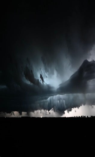 After 40°c during the day this severe lightning storm developed after sunset and we captured a spectacular light show across the Western Downs - 25 March 2023. Follow Us! - Chase with Us! Seth and Pete Gerkies Storm Chasing | Gerkies Storm Chasing