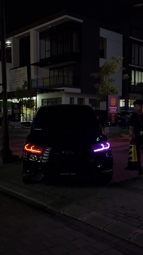Innova Reborn: Drama Lakban & Pelukan Hangat