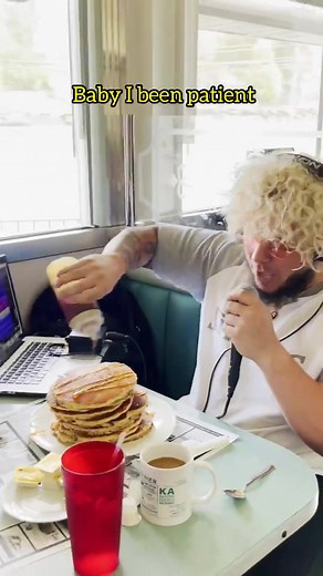 Delicious Short Stack Pancake Recipe for Female Foodies